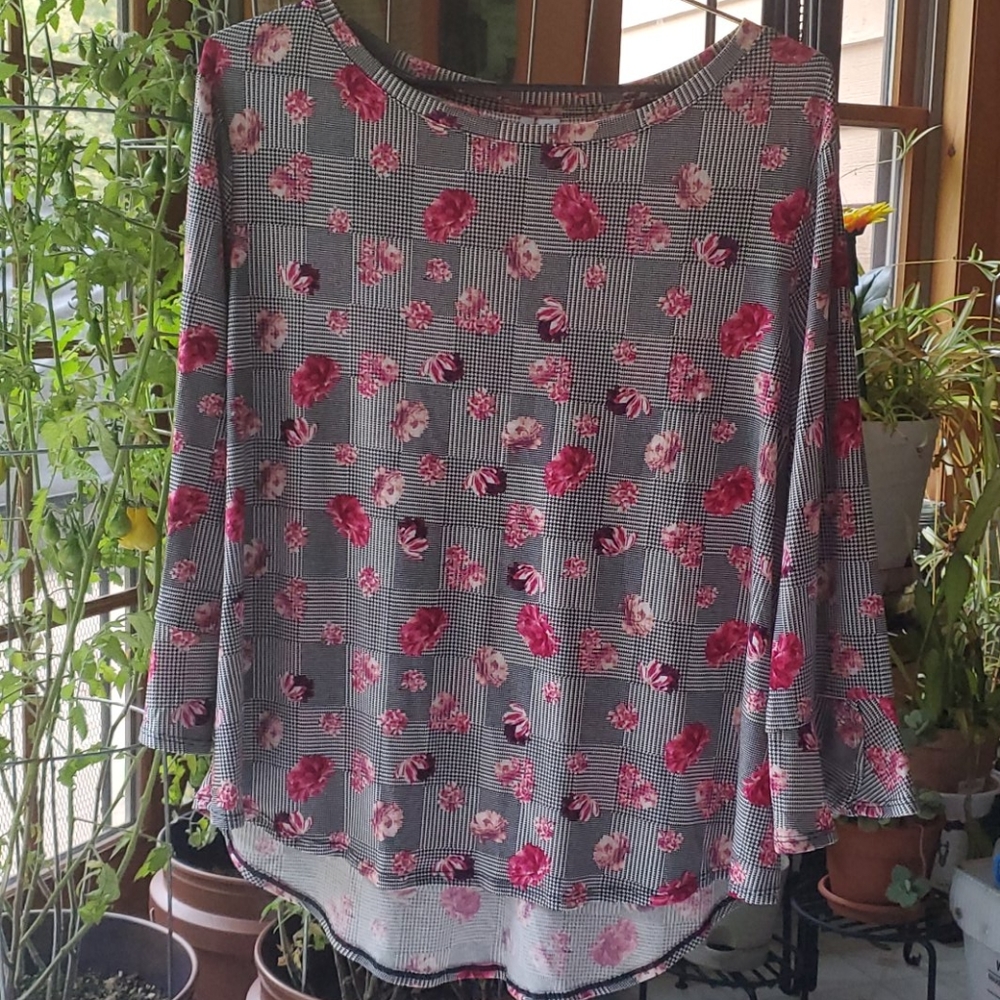 #2 - Elle Houndstooth and Floral Blouse
